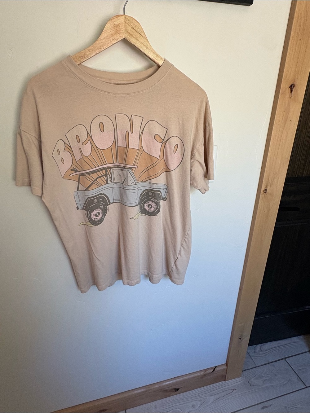 American Eagle Ford Bronco Oversized Graphic Tee XS Tan